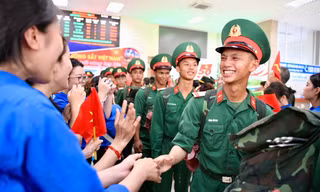 Hà Nội chào đón quân nhân ưu tú ra Bắc luyện tập diễu binh dịp Quốc khánh 2/9