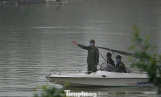 Lực lượng Biên phòng tuần tra kiểm soát và chống dịch COVID-19 trên sông biên giới Ka Long (Quảng Ninh). Ảnh: Nguyễn Minh