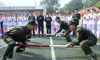 Bí thư T.Ư Đoàn chúc Tết những người lính cận vệ Lăng Bác
