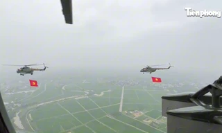 9 tổ bay trực thăng quân sự hợp luyện hướng tới kỷ niệm Chiến thắng Điện Biên Phủ