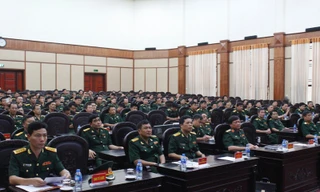 Các đại biểu tham dự lễ khai giảng tại Học viện Chính trị, sáng 27/9