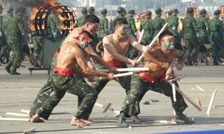 Đặc công Việt Nam trình diễn tinh hoa gì tại sân bay Gia Lâm? 