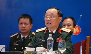 Trưởng đoàn Việt Nam - Trung tướng Thái Đại Ngọc phát biểu tại AMOM-10, sáng 16/9. Ảnh: Nguyễn Minh