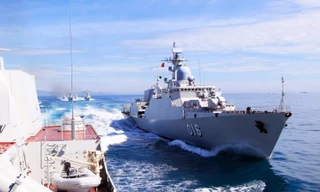Lần đầu tiên hai chiến hạm hiện đại nhất Việt Nam tham gia giao lưu hữu nghị quốc phòng biên giới 