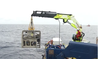 Lực lượng Hải quân triển khai robot lặn điều khiển từ xa vào lúc 7 giờ 30 phút sáng nay