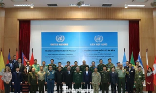 Các đại biểu tại lễ khai mạc khoá huấn luyện, sáng 10/2