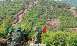 Thực binh bắn chiến đấu tại thao trường bắn thuộc huyện Cẩm Khê