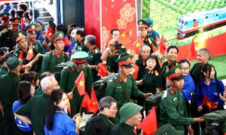 Đoàn quân tham gia diễu binh căng tràn sức trẻ