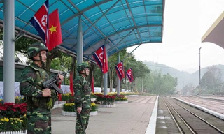 BĐBP Lạng Sơn canh giữ tại ga biên giới Đồng Đăng trong những ngày đón Chủ tịch Triều Tiên Kim Jong Un sang thăm chính thức Việt Nam và dự Hội nghị thượng đỉnh Mỹ - Triều lần thứ 2. Ảnh: PV