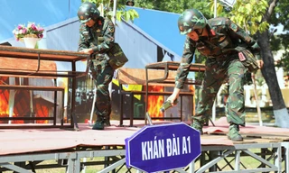 Lữ đoàn Phòng hóa bảo vệ lễ kỷ niệm 30/4