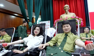 Tháng Ba trao giọt hồng yêu thương