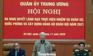 Tổng Bí thư, Chủ tịch nước, Bí thư Quân ủy Trung ương Nguyễn Phú Trọng dự và chỉ đạo hội nghị, sáng 30/11. Ảnh: Nguyễn Minh