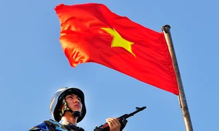 Chiến sĩ Trường Sa canh gác trên đảo Cô Lin. Ảnh: Hoàng Ngọc Thạch