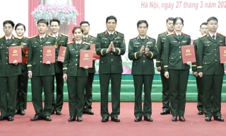 16 học viên quân y được phong quân hàm thượng úy tại lễ tốt nghiệp