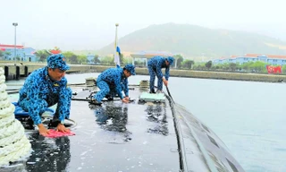 Bảo dưỡng ‘hố đen đại dương’ Kilo 636 êm, mượt trước khi đón Tết 