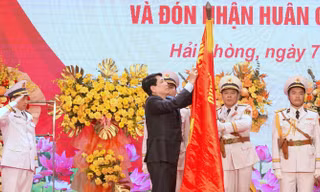 Chủ tịch nước trao Huân chương Hồ Chí Minh tặng Quân chủng Hải quân