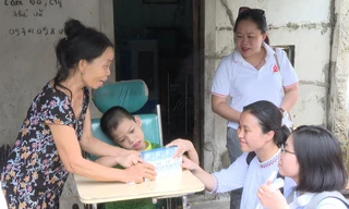 Trung tâm NACCET thăm tặng quà các gia đình nạn nhân bị nhiễm chất độc da cam tại Quảng Trị, tháng 6/2020