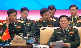 Bộ trưởng Quốc phòng Việt Nam Ngô Xuân Lịch điều hành ADMM Retreat 2020, sáng 19/2, tại Hà Nội