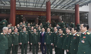 Lãnh đạo Quân ủy T.Ư, Bộ Quốc phòng, Bộ Thông tin và Truyền thông cùng các đại biểu tham dự buổi gặp mặt. 