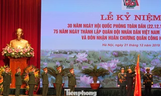 Tại lễ kỷ niệm, Thủ tướng Nguyễn Xuân Phúc đã trao tặng Huân chương Quân công Hạng nhất cho Quân đội nhân dân Việt Nam