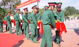An táng hài cốt 98 liệt sĩ hy sinh tại Lào