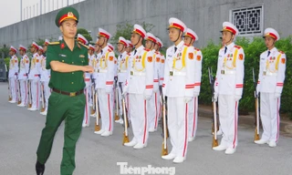 Những người lính canh giấc ngủ của Bác