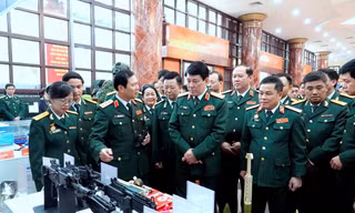 Tuyên dương điển hình tiên tiến phong trào thi đua ‘Lao động giỏi, lao động sáng tạo’ trong Quân đội