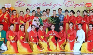 Ngọt ngào điệu hát ru và dân ca của những nữ quân nhân tài năng