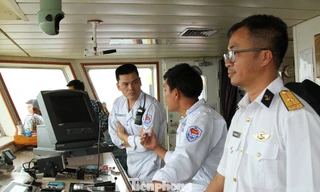 Các lực lượng vẫn đang tập trung tìm kiếm ngư dân mất tích