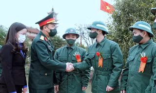 Tiếp sức thanh niên nhập ngũ, trồng cây quân dân