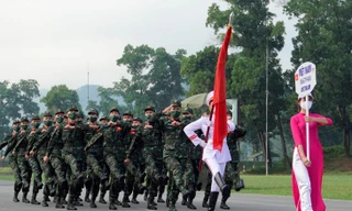 Đội tuyển Việt Nam duyệt đội ngũ, sáng 31/8. Ảnh: Nguyễn Minh