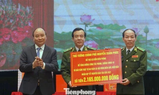 Thủ tướng: Chúng ta ngồi đây nhưng biết bao đồng chí đang chịu rét mướt, khó khăn