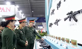 Quân giới Việt Nam giới thiệu hàng loạt thiết bị quân sự và vũ khí hiện đại