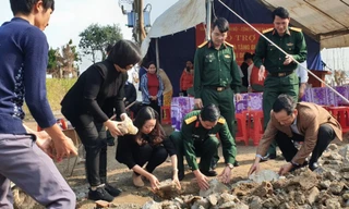 Khởi công xây dựng nhà tặng gia đình anh Trần Hữu Diệu ở huyện Lệ Thủy, tỉnh Quảng Bình