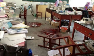 Trung Quốc: Học sinh cắt cổ thầy giáo trong lớp