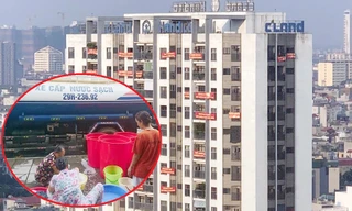 Chủ đầu tư chung cư cao cấp nói gì việc dân phải mang xô, chậu mua nước?