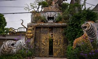 Ngôi nhà kỳ quái ở Hưng Yên càng 'biến hình' càng lạ mắt