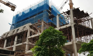 Chung cư 158 Nguyễn Sơn xây đến tầng 15 nhưng vẫn chưa được nghiệm thu phần móng.