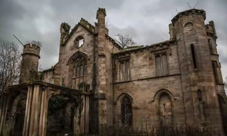 Những căn nhà nổi tiếng không ai dám mua