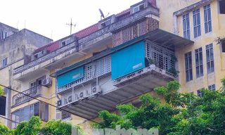 Thanh tra xây dựng 'tuyên bố chịu thua' nạn 'chuồng cọp' bao phủ chung cư? 