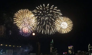 Vỡ òa khoảnh khắc 10 giây đếm ngược chào năm mới 2019