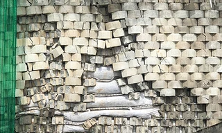 Yêu cầu phong tỏa tài khoản chủ dự án xây tường 'khủng' trên đầu dân