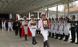 Lễ đưa tang đồng chí Nguyễn Đức Bình. (Ảnh: Doãn Tấn/TTXVN)