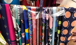 Khaisilk 'ăn' bao nhiêu tiền mỗi chiếc khăn 'đầu dê, thịt chó'?