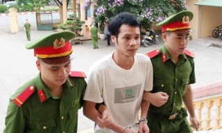 Bị bắn vỡ thái dương vì nhiều lần chê súng của bạn