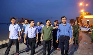 Phó Thủ tướng Trần Hồng Hà kiểm tra phương án thoát lũ sông Hoàng Long