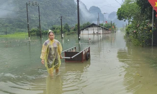 Cận cảnh những ngôi nhà bị nước lũ nhấn chìm ở Cao Bằng 