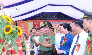 Thượng tướng Trần Quốc Tỏ tham dự 'Ngày hội toàn dân bảo vệ an ninh Tổ quốc' tại Hà Nam