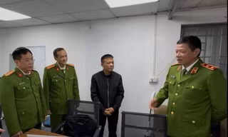 Hà Nội: Khoan giếng lấy nước để đóng chai, đóng bình mang bán