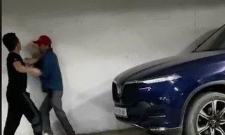 Hai bảo vệ tố bị đánh 'hội đồng' tại hầm chung cư 